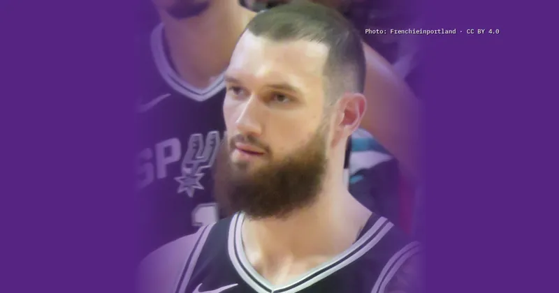 Sandro Mamukelashvili of the Lakers